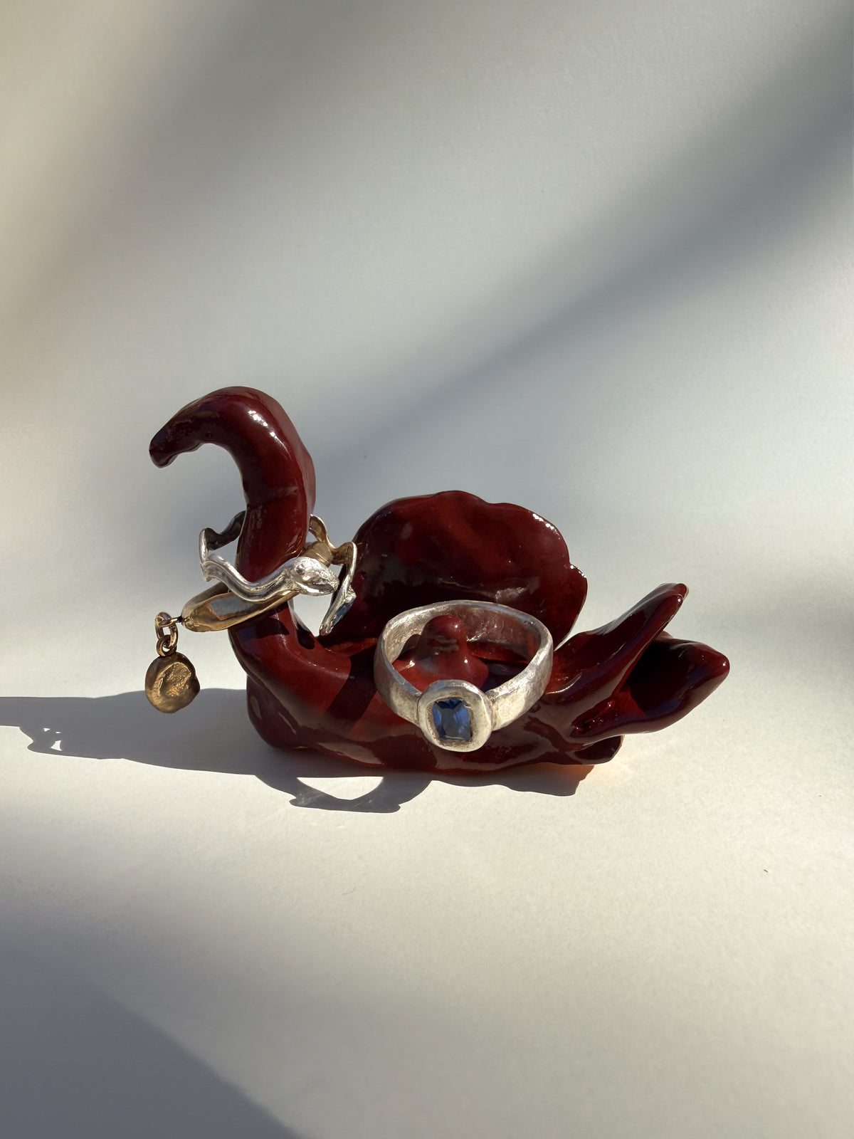 Lover’s Swan Ring Holder