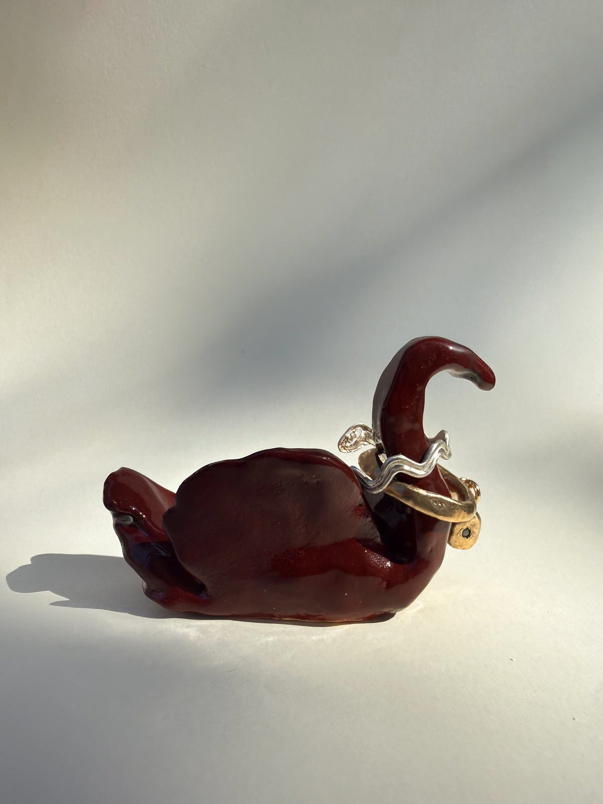 Lover’s Swan Ring Holder